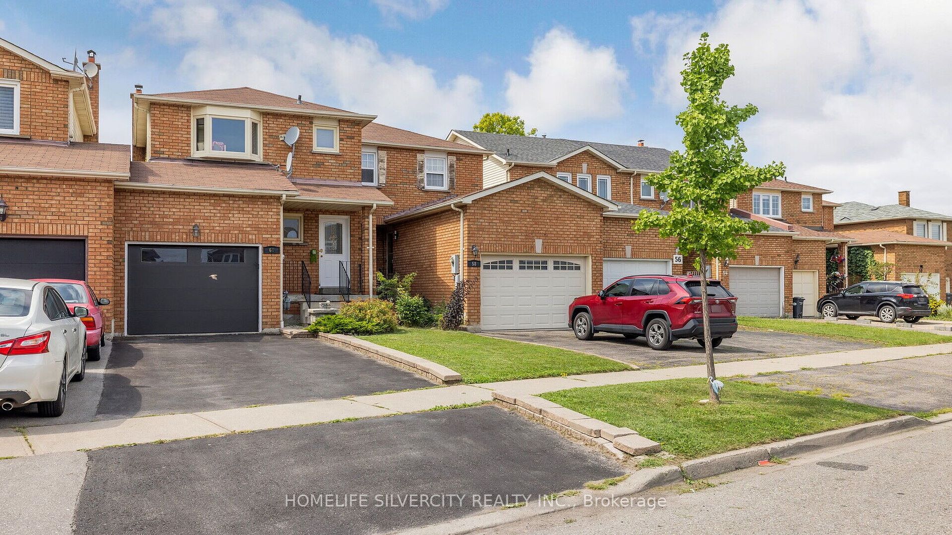 60 Dutch Cres