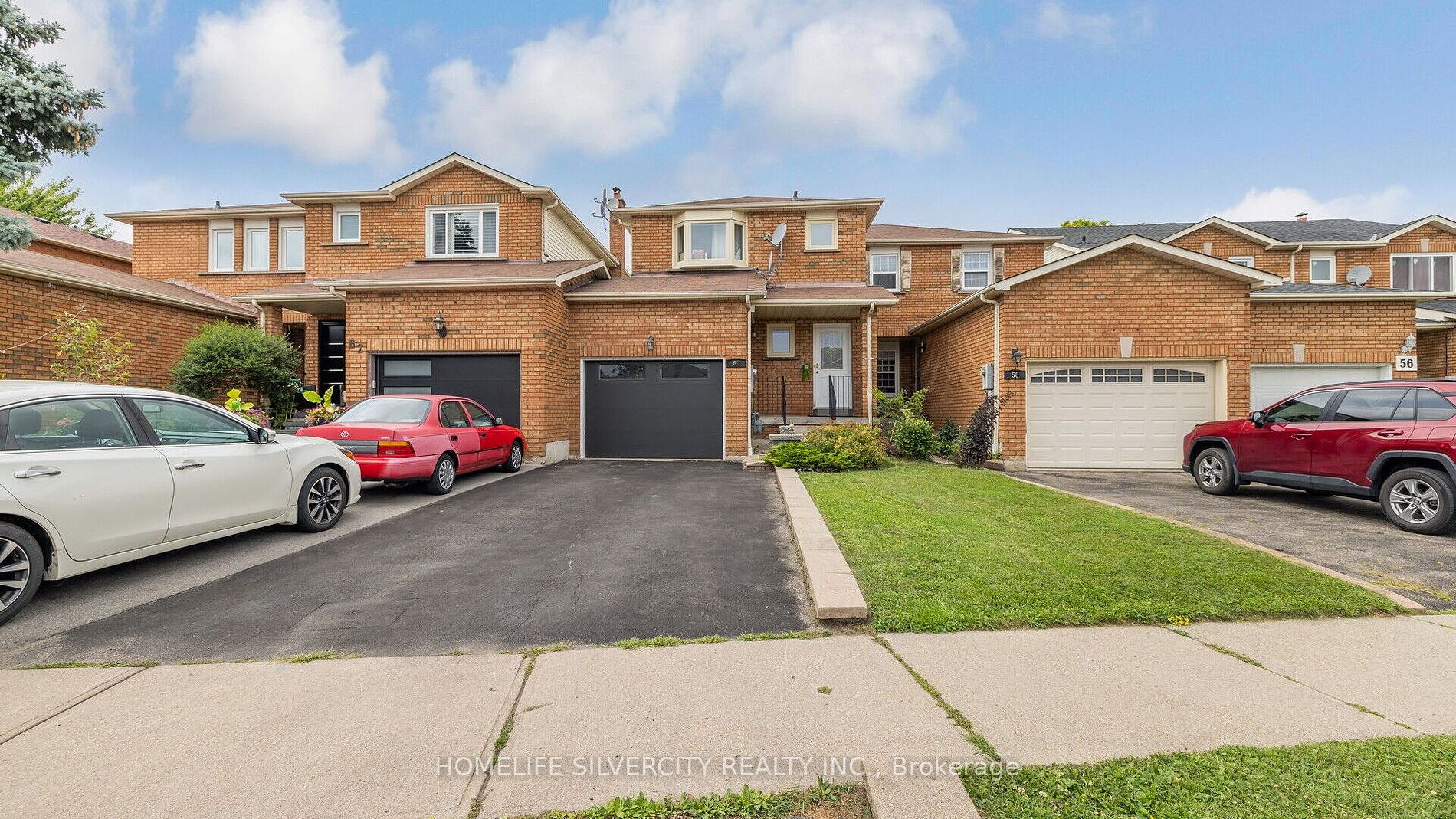 60 Dutch Cres