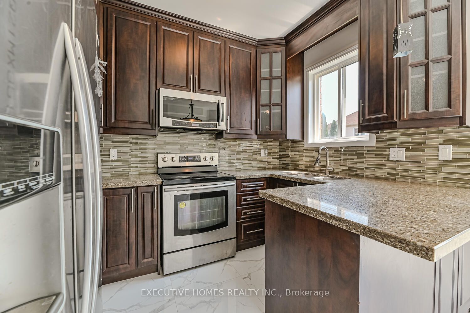252 Sherwood Rd