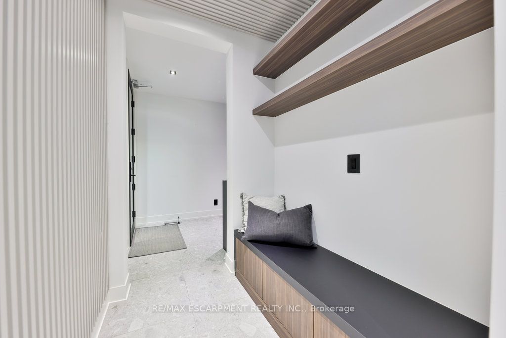 20B Broadview Avenue