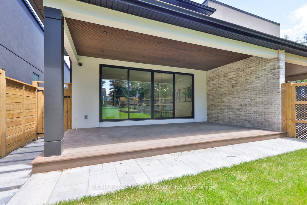 20B Broadview Avenue