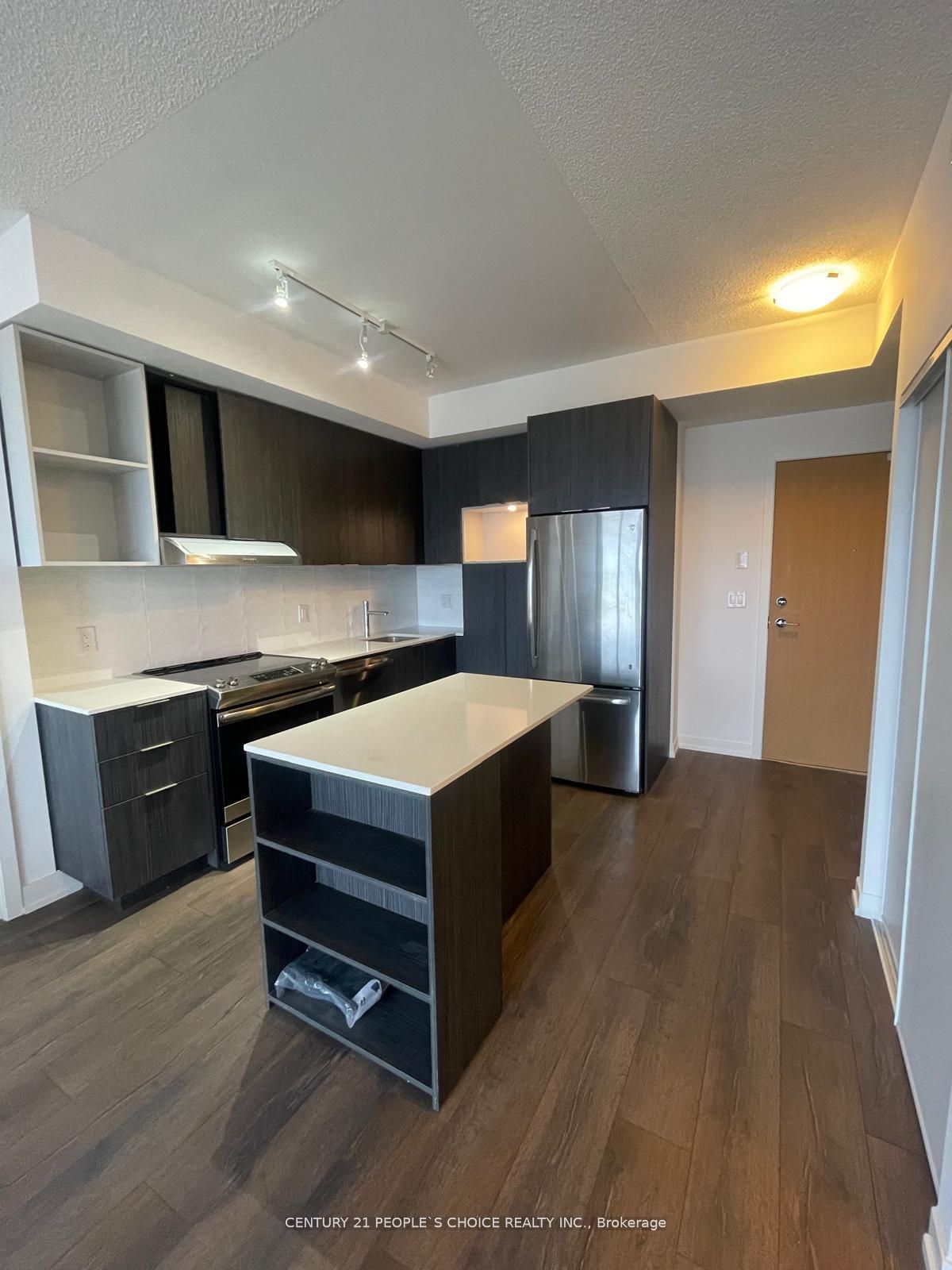 2520 Eglinton Avenue W #810