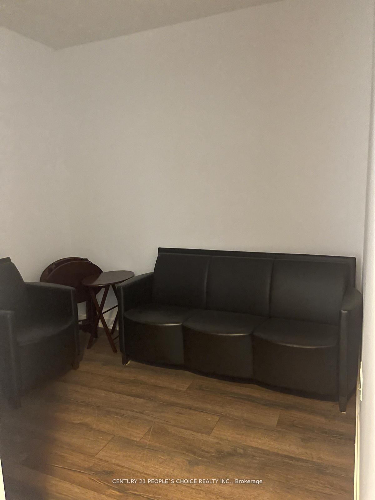 2520 Eglinton Avenue W #810