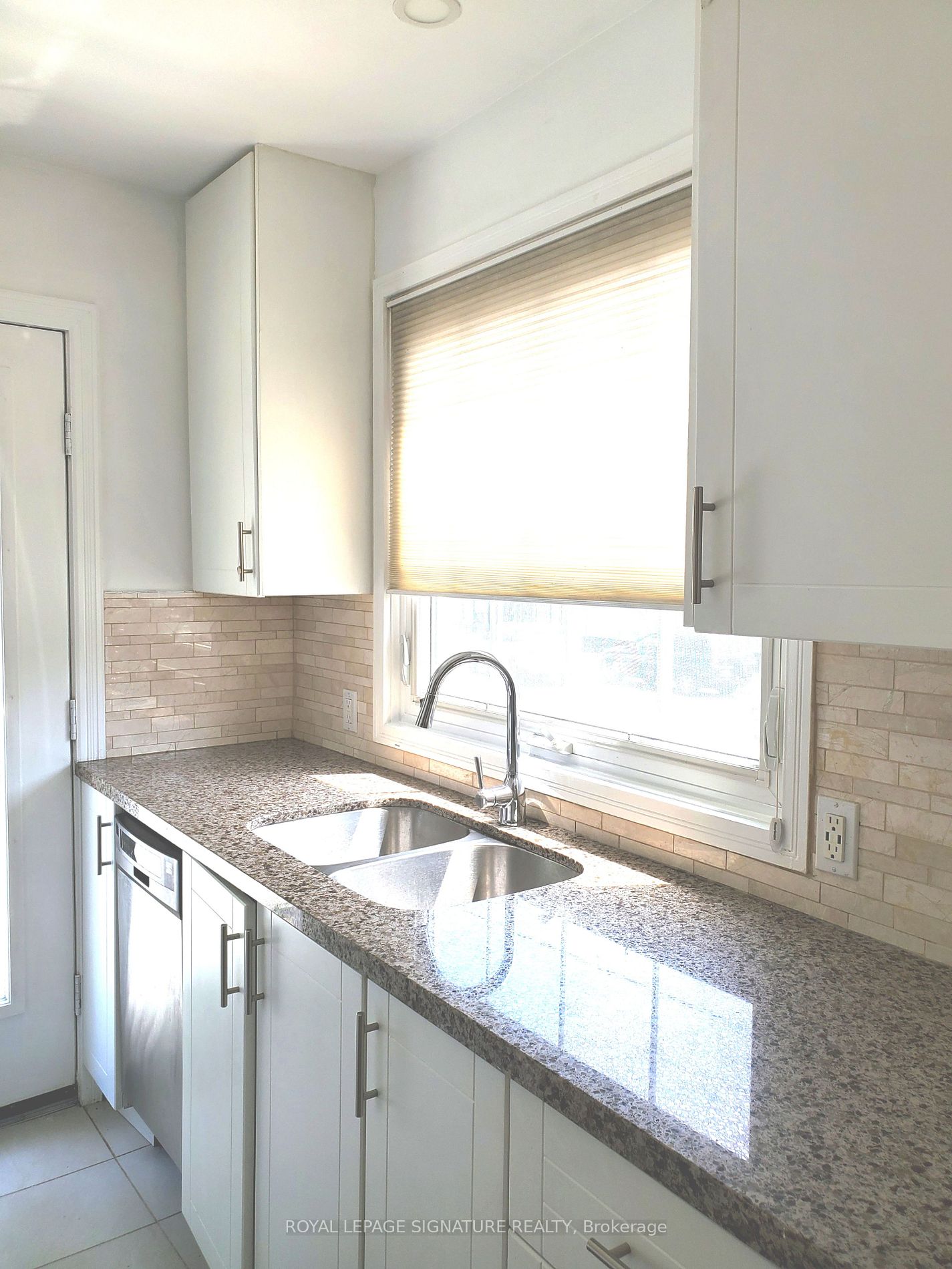 1 Maynard Avenue S