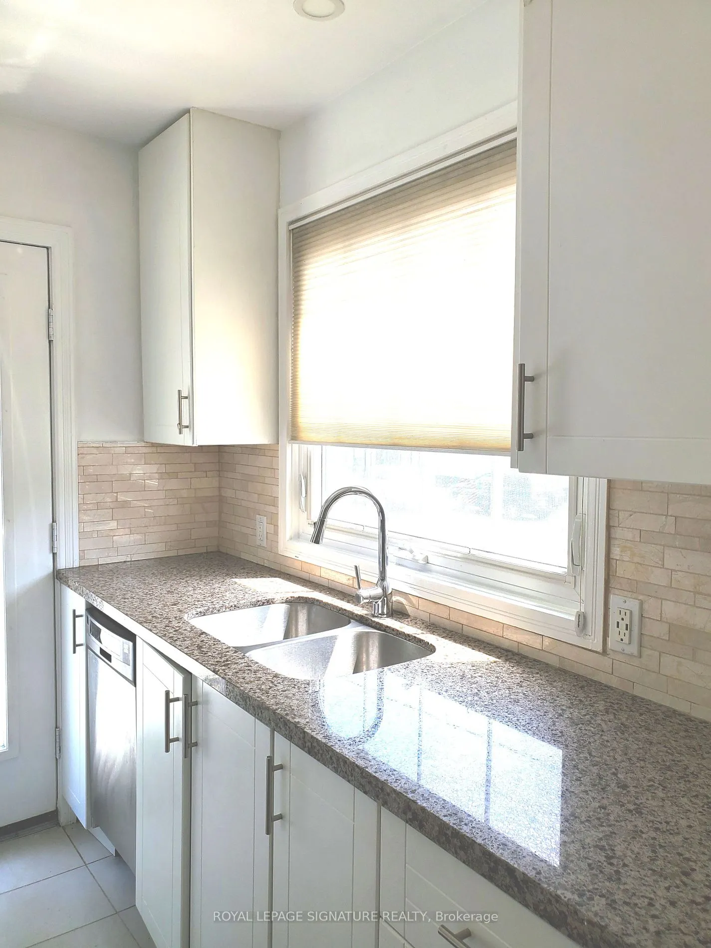 1 Maynard Avenue S