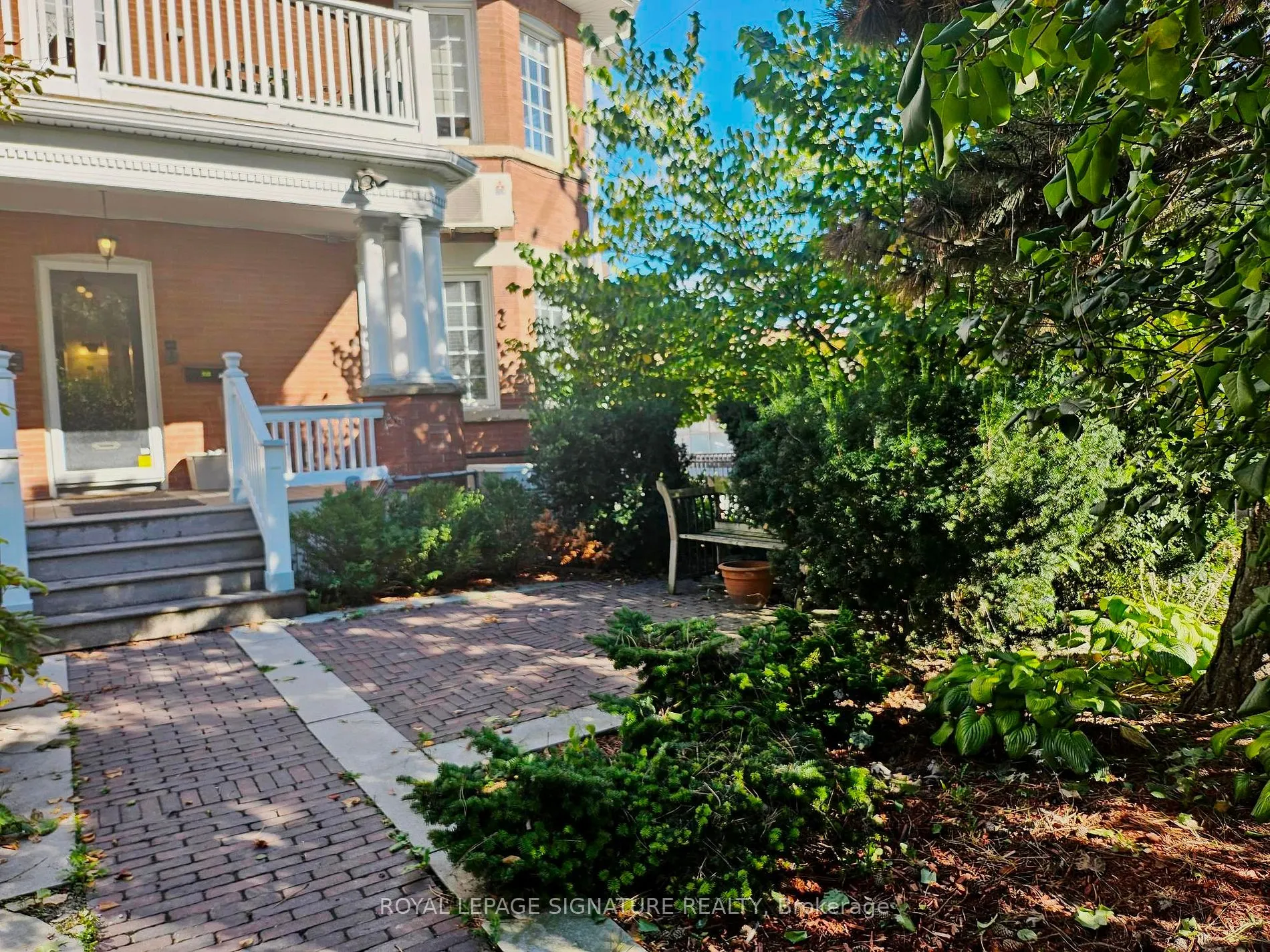1 Maynard Avenue S