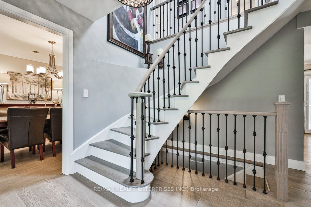 1486 Myron Dr