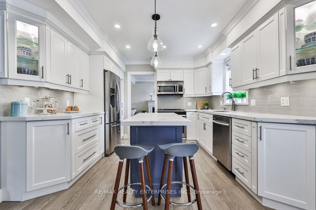 1486 Myron Dr