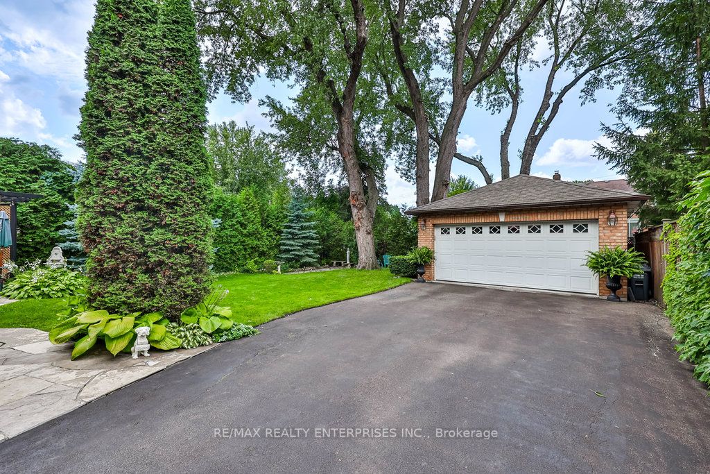 1486 Myron Dr