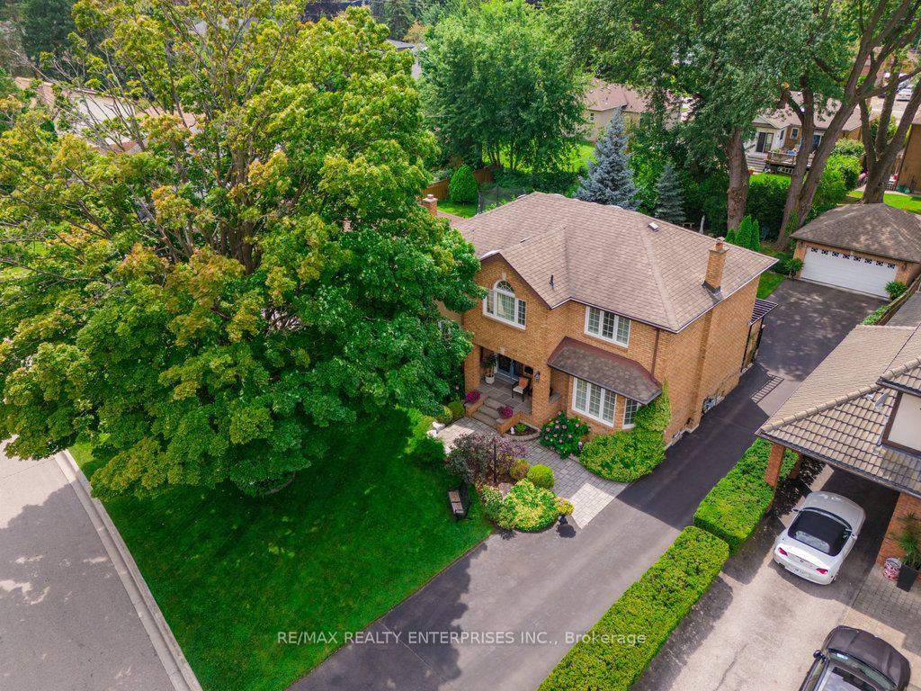 1486 Myron Dr