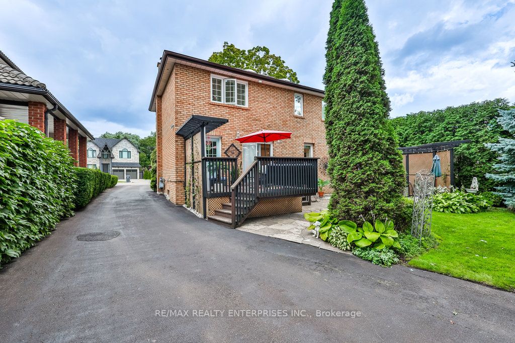 1486 Myron Dr