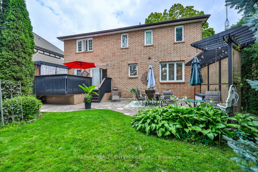 1486 Myron Dr
