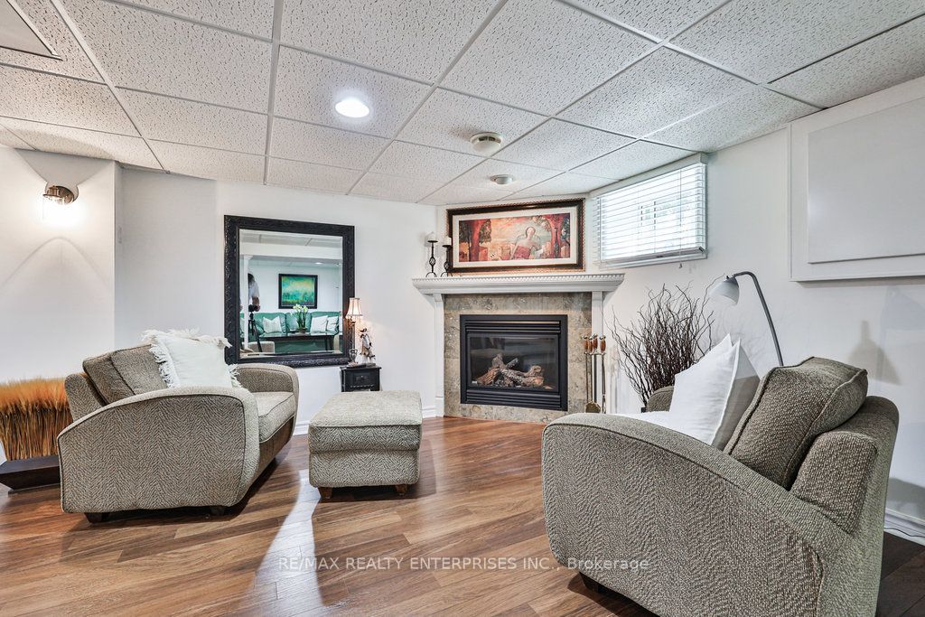 1486 Myron Dr