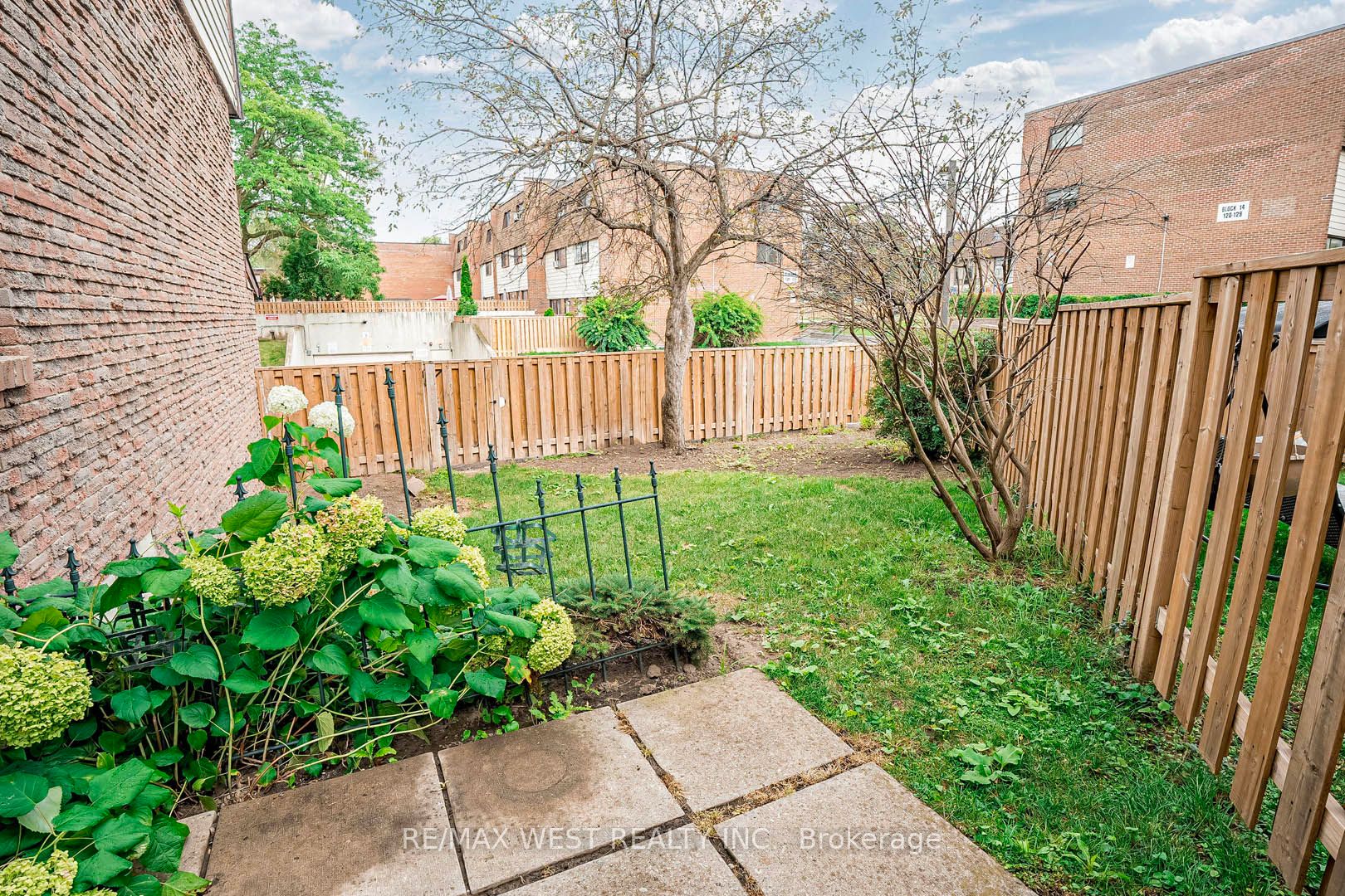 180 Mississauga Valley Boulevard, ##209