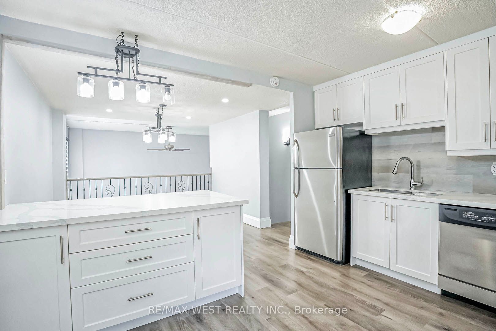 180 Mississauga Valley Boulevard, ##209