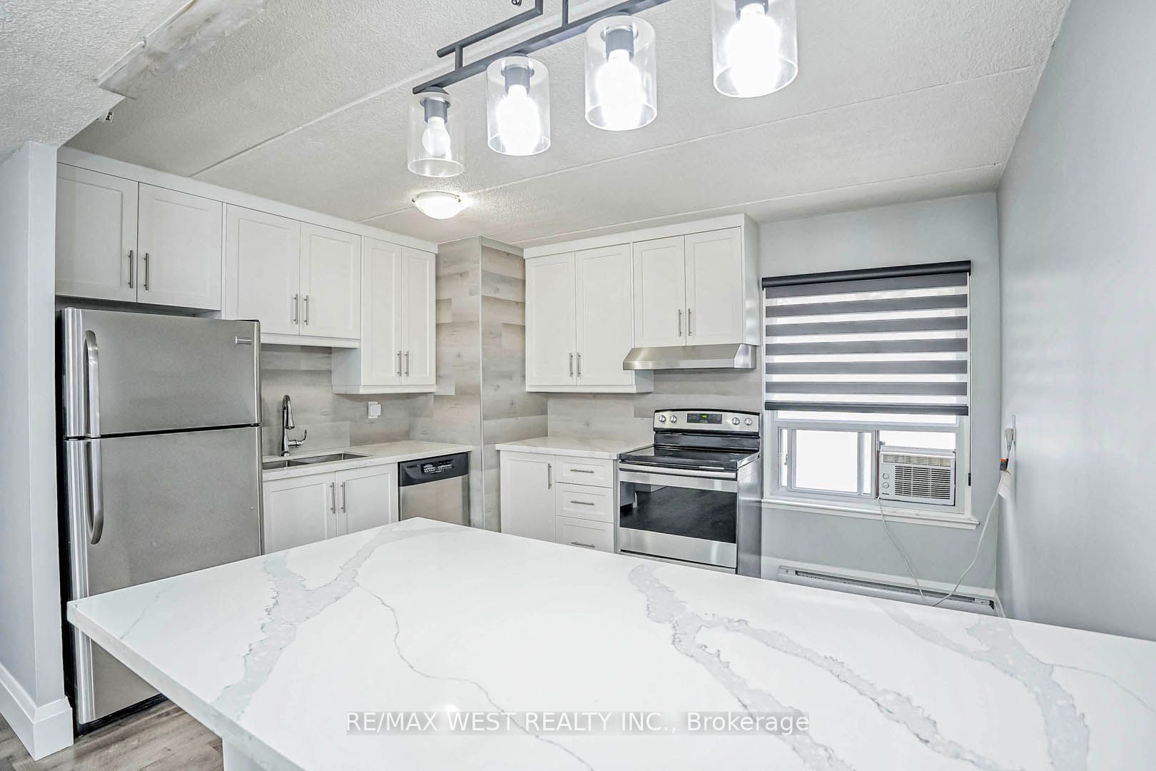 180 Mississauga Valley Boulevard, ##209