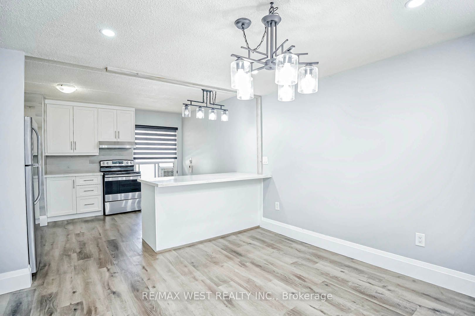 180 Mississauga Valley Boulevard, ##209