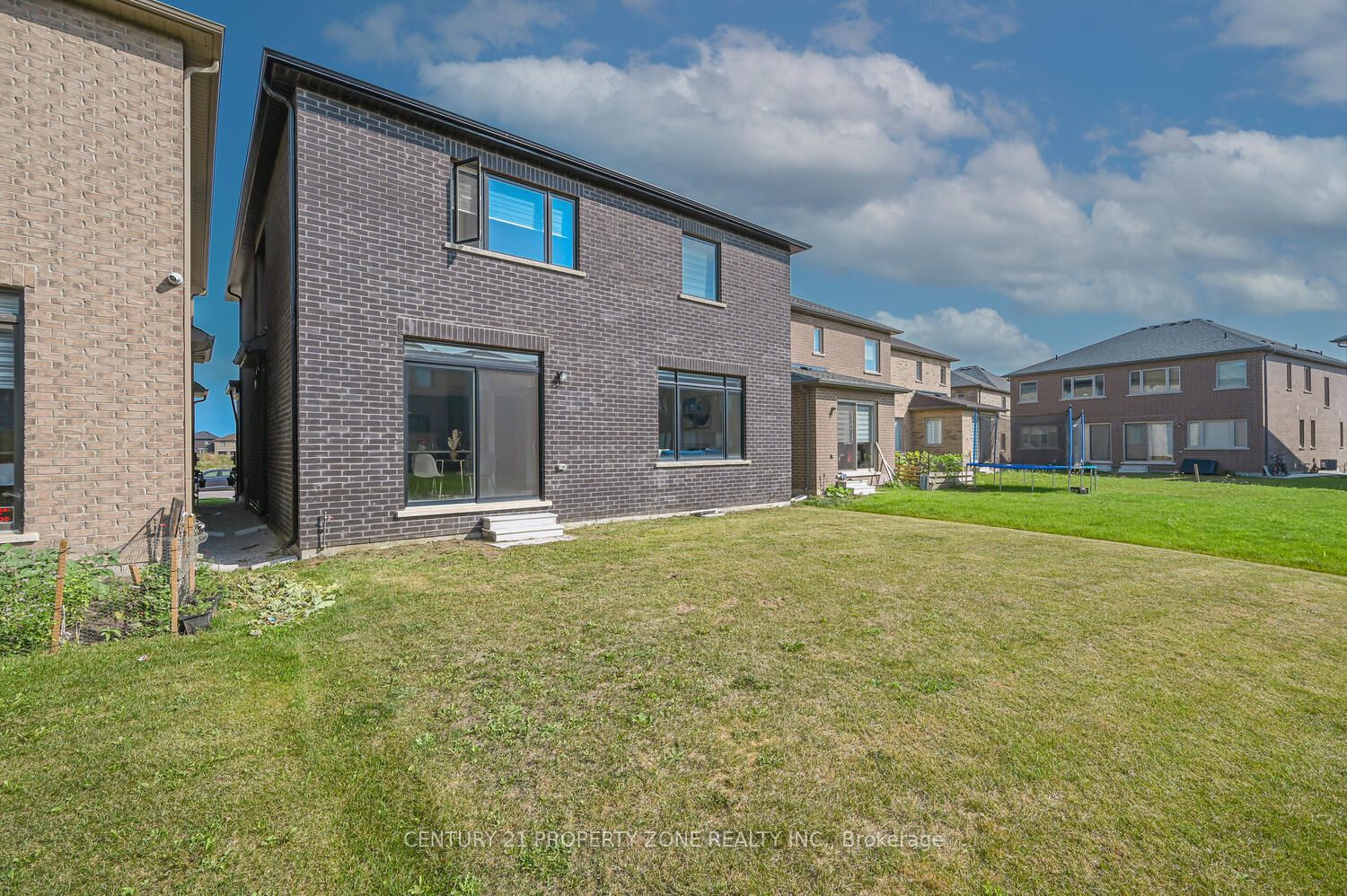 20 Tweedhill Ave