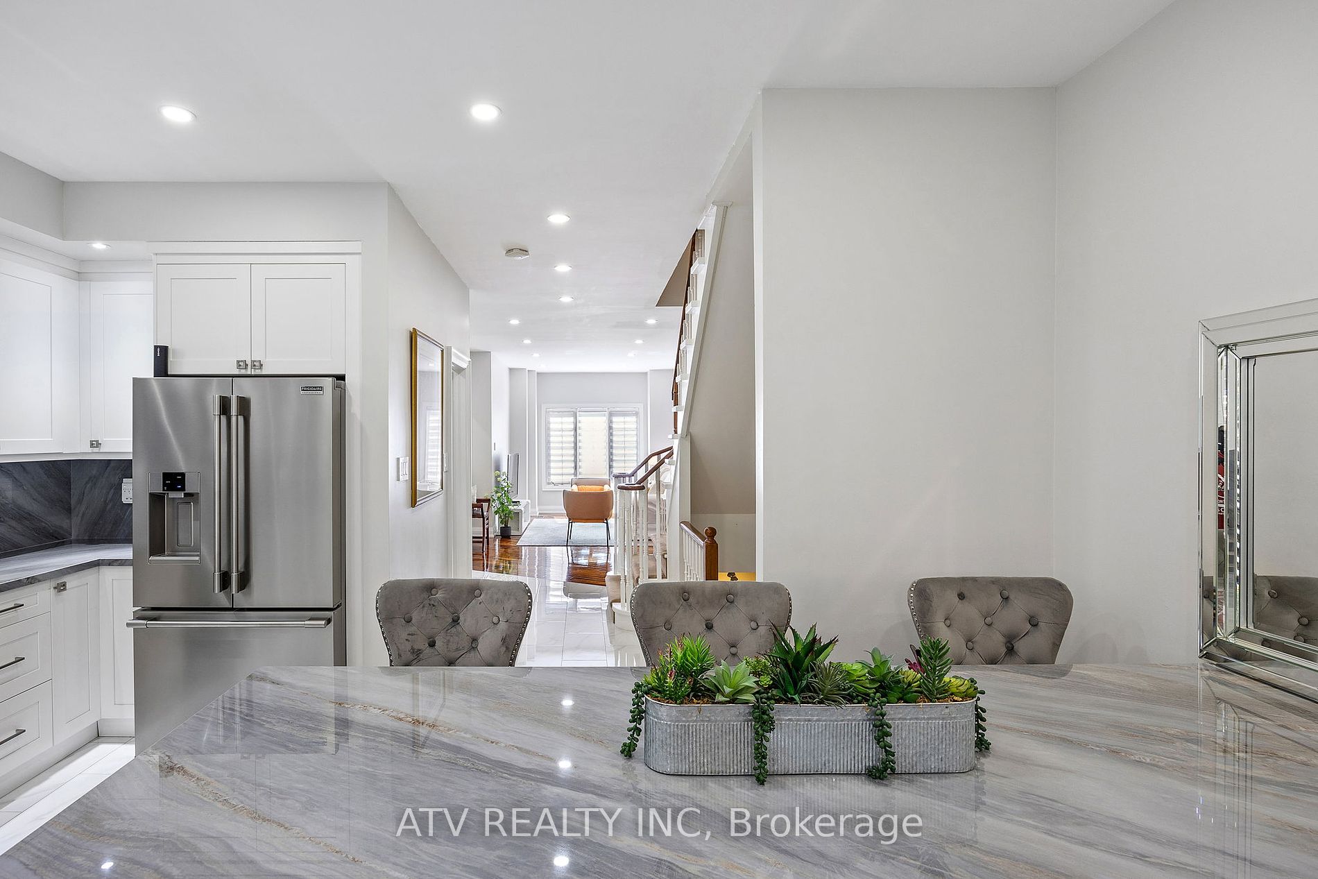 6 Bluewater Court