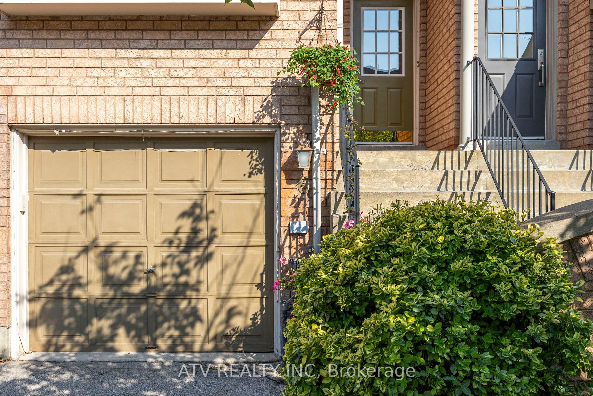 6 Bluewater Court