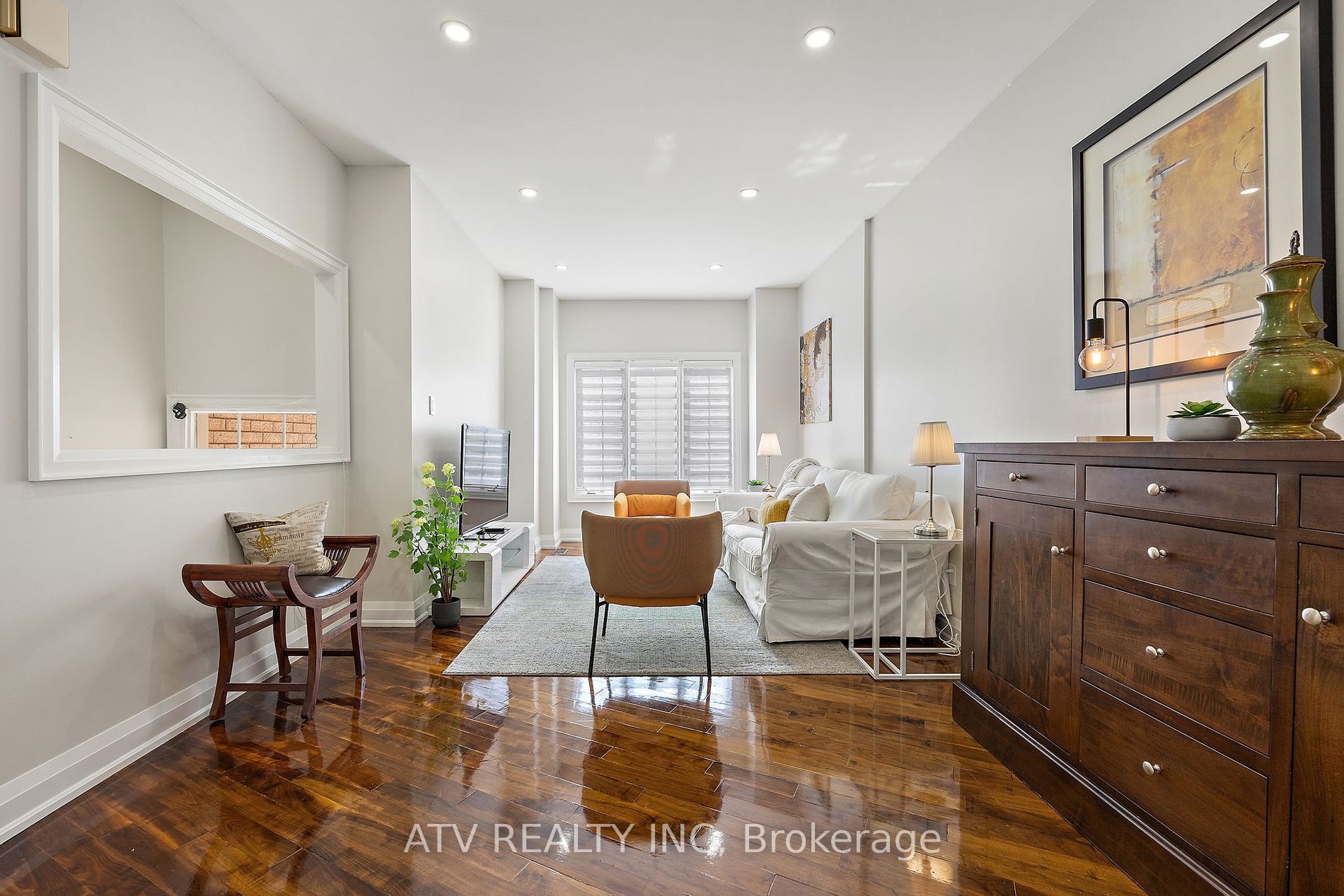6 Bluewater Court