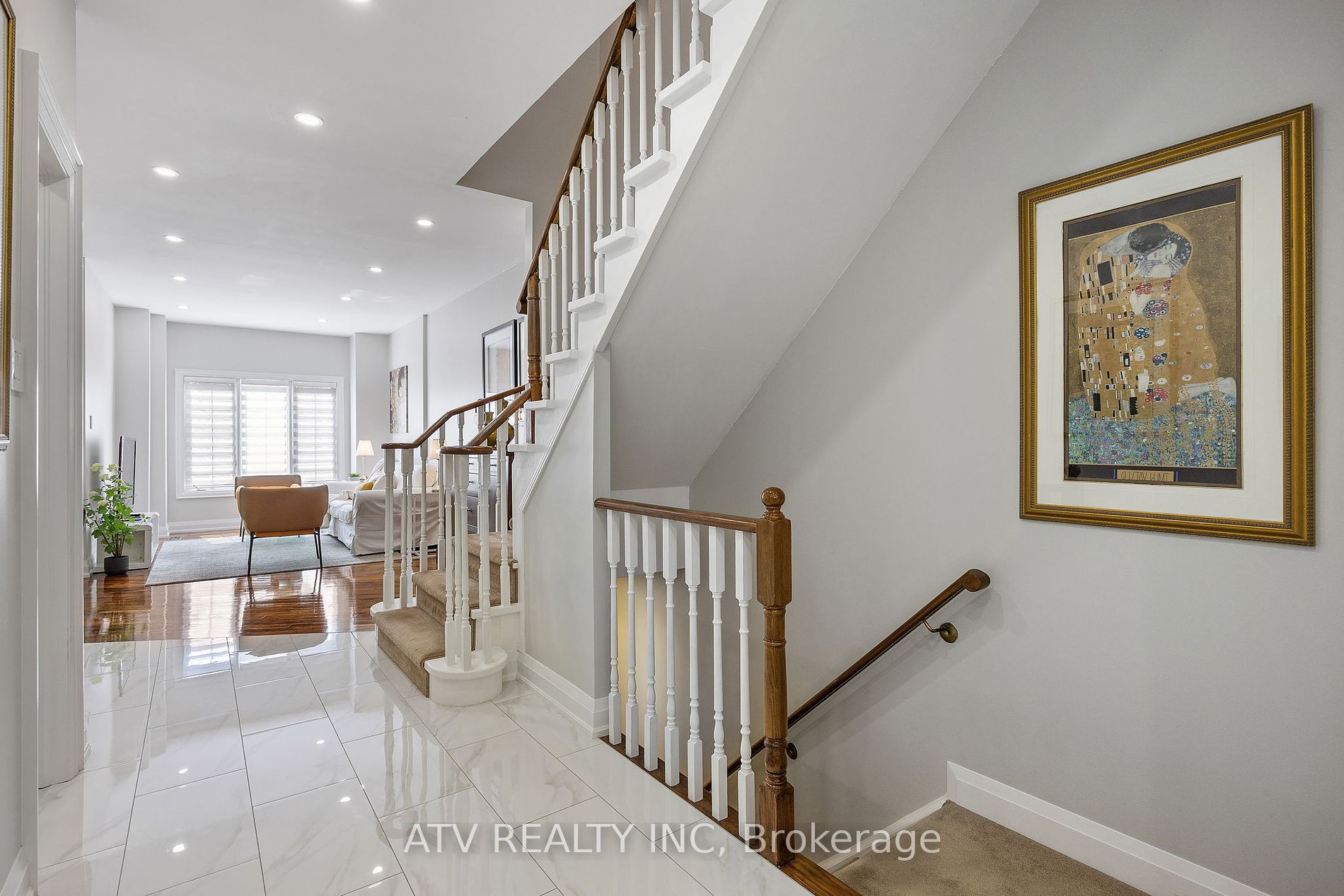 6 Bluewater Court