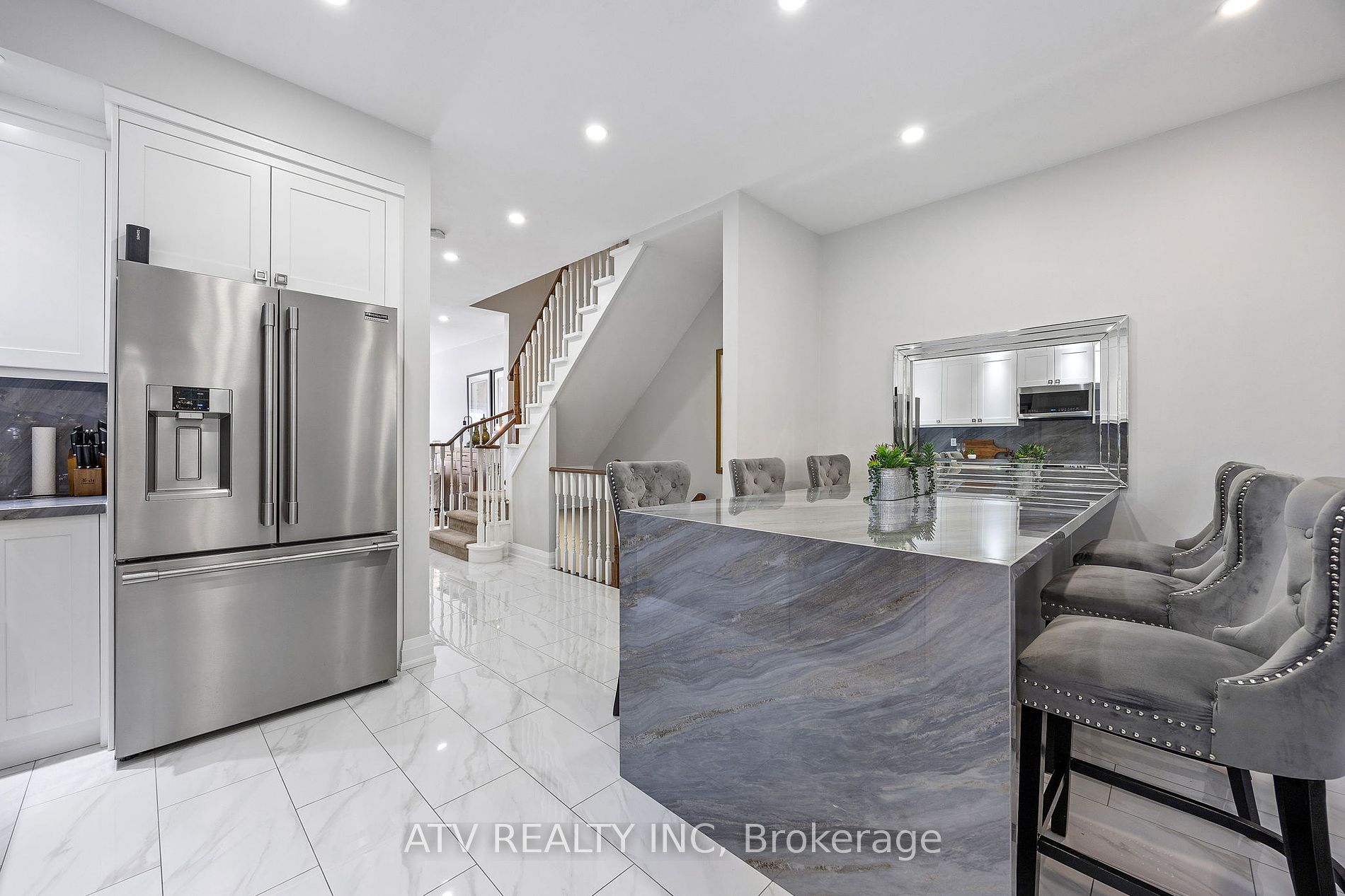 6 Bluewater Court