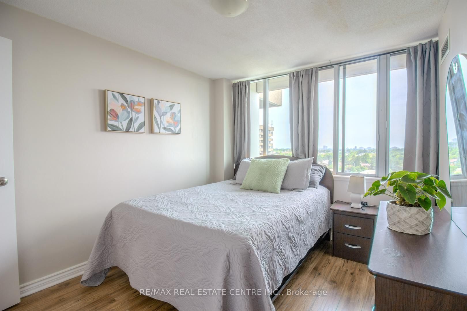 1320 Mississauga Valley Blvd, #1012