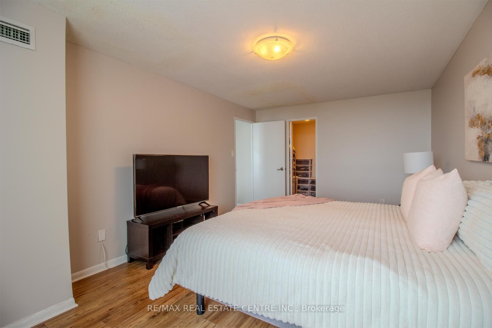 1320 Mississauga Valley Blvd, #1012