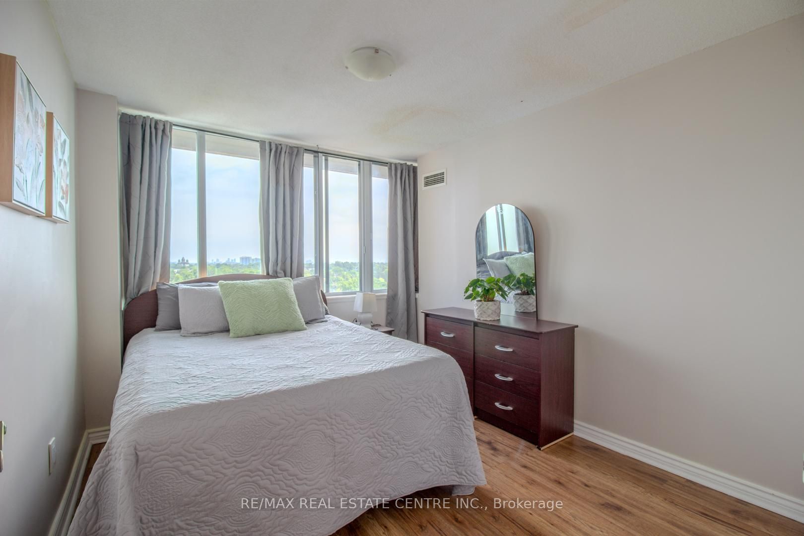 1320 Mississauga Valley Blvd, #1012