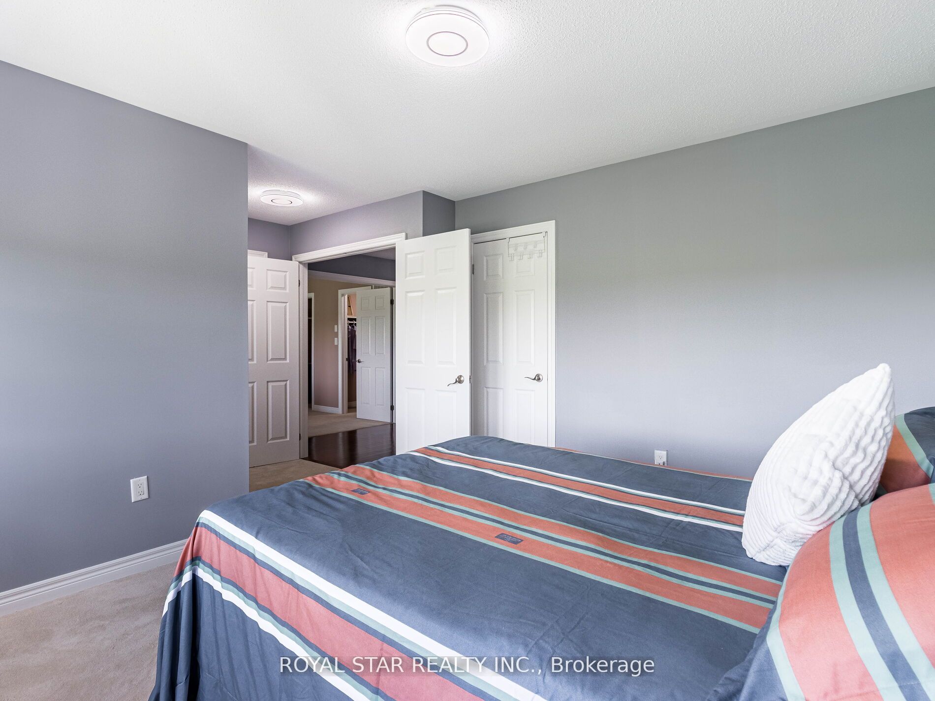 24 Bonnieglen Farm Blvd