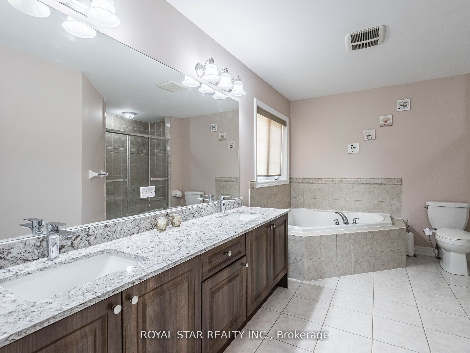 24 Bonnieglen Farm Blvd