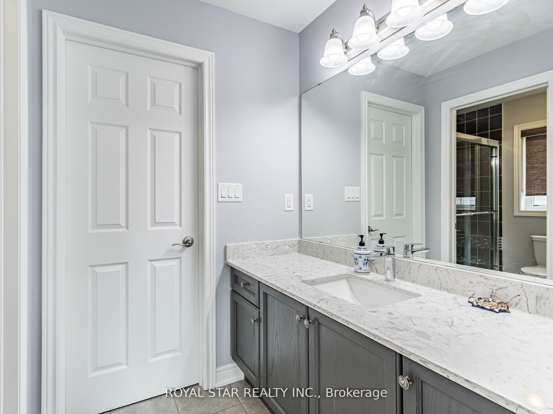 24 Bonnieglen Farm Blvd