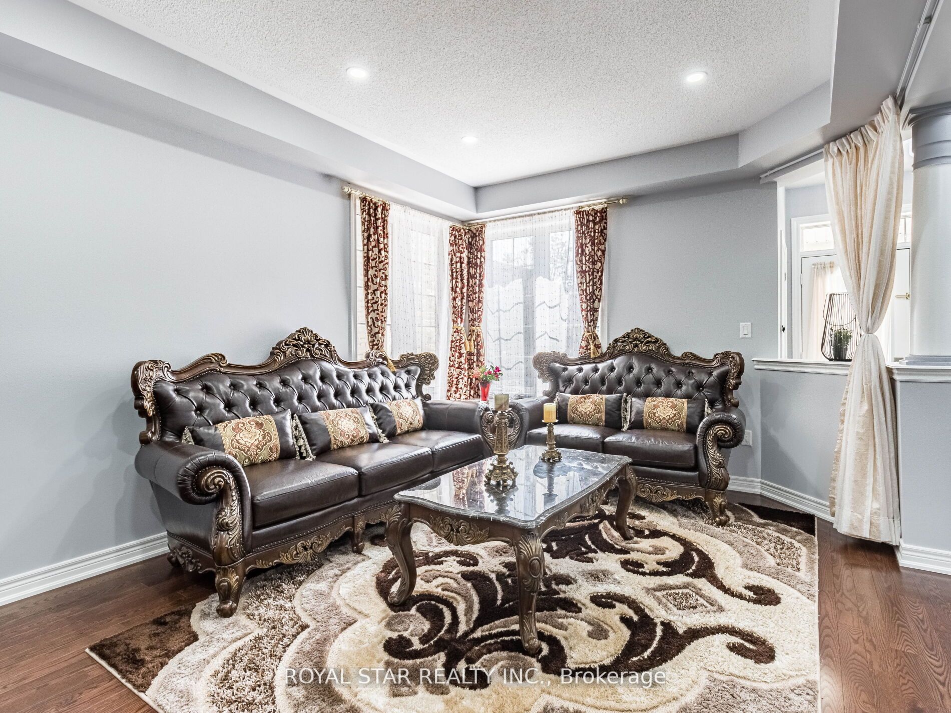 24 Bonnieglen Farm Blvd