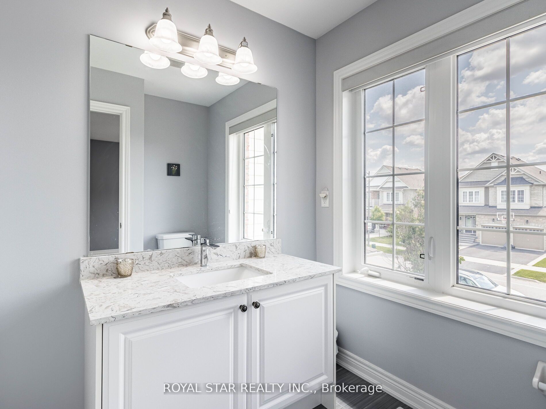 24 Bonnieglen Farm Blvd