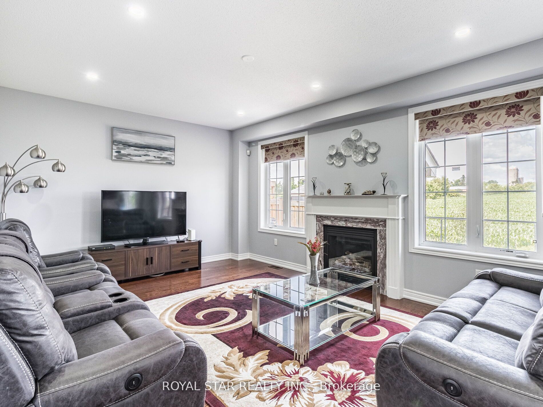 24 Bonnieglen Farm Blvd