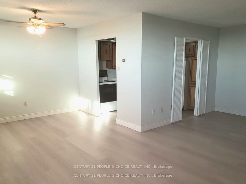 3533 Derry Rd E, #801