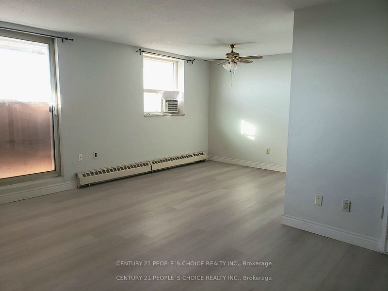 3533 Derry Rd E, #801
