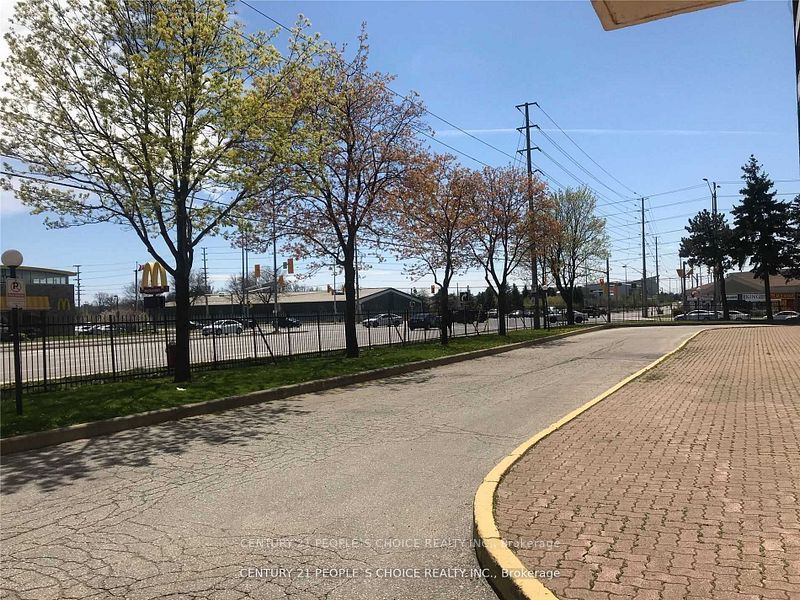 3533 Derry Rd E, #801