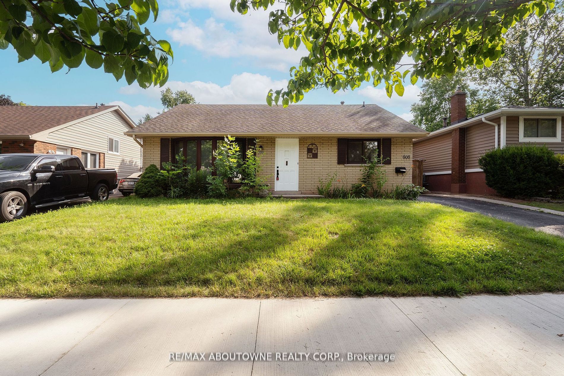 608 Thornwood Ave
