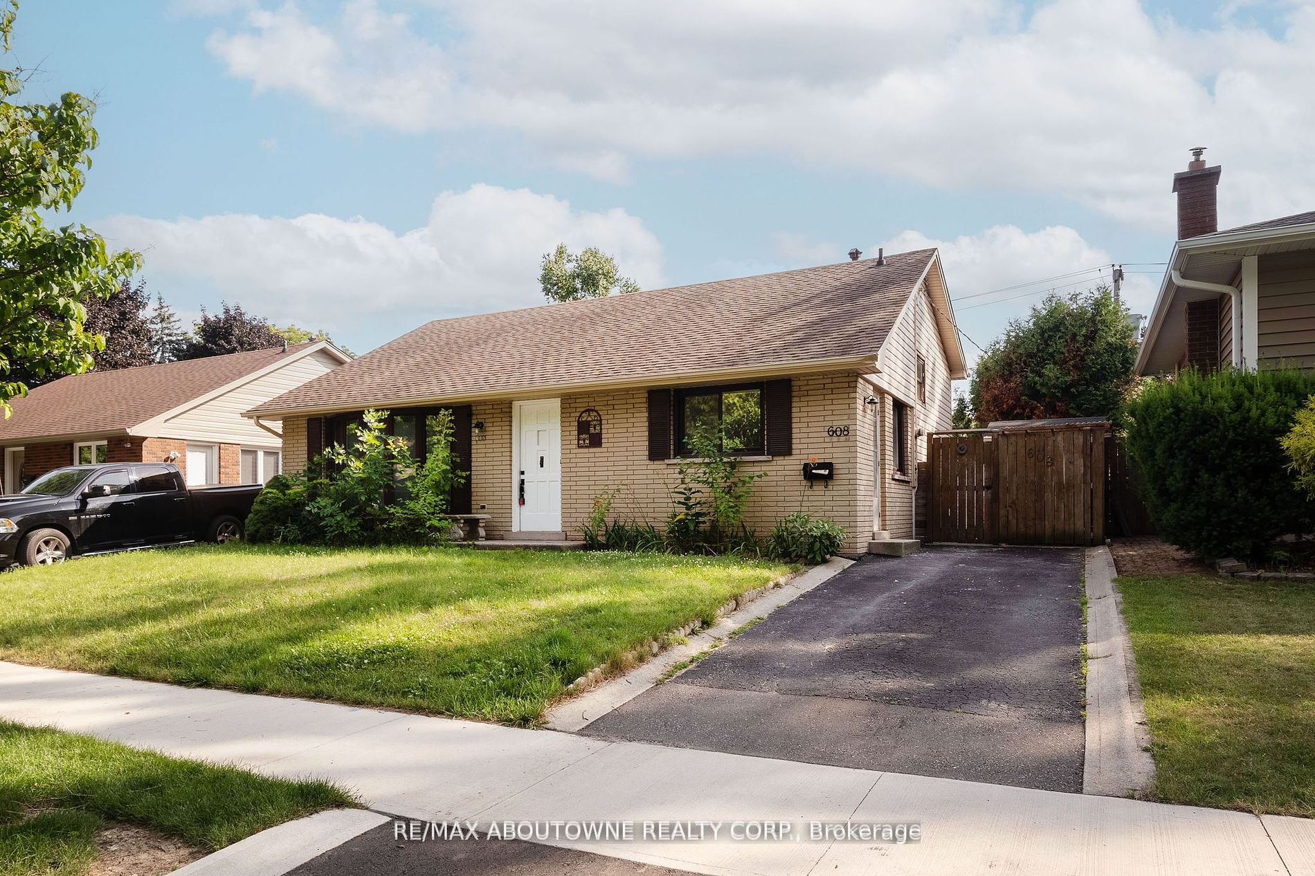 608 Thornwood Ave