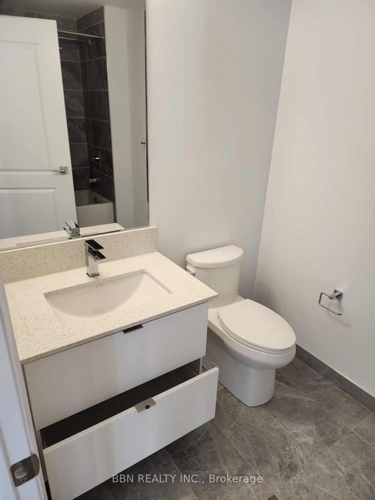 30 Elm Dr W, #909