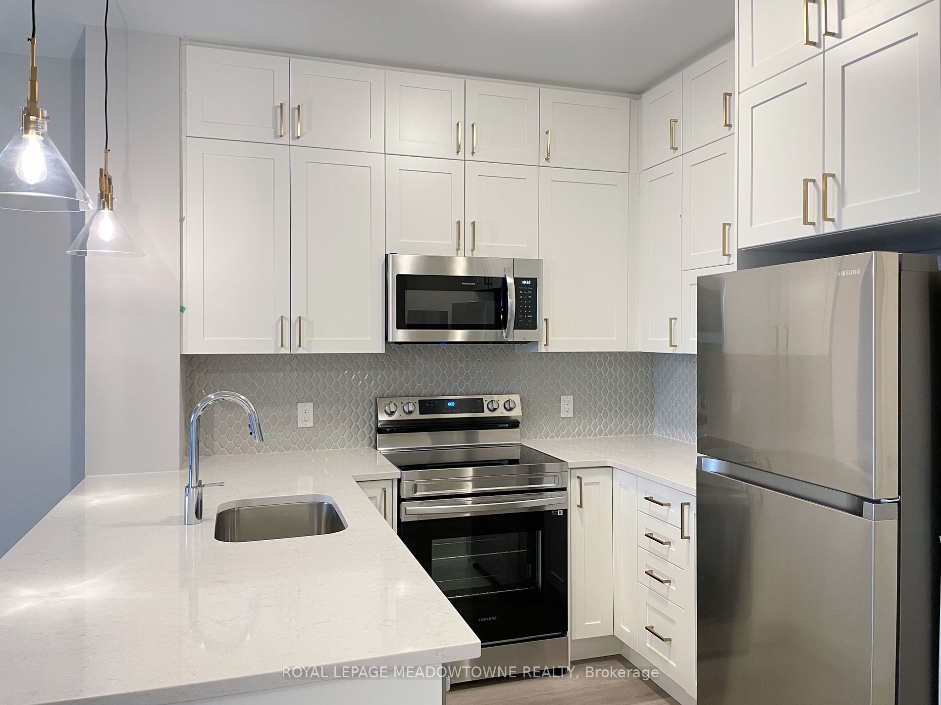 470 Gordon Krantz Ave, #517