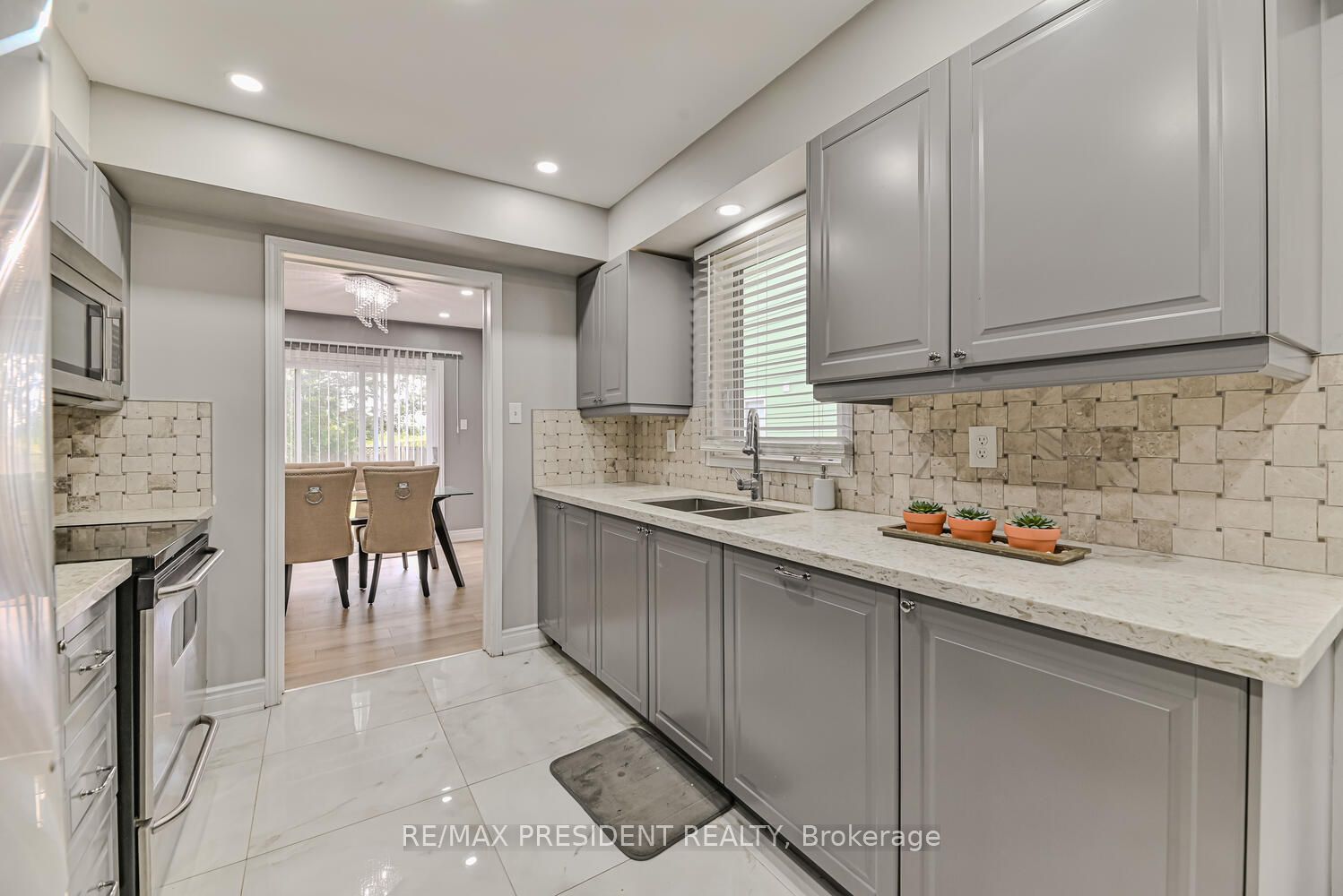 62 Bramhall Circ