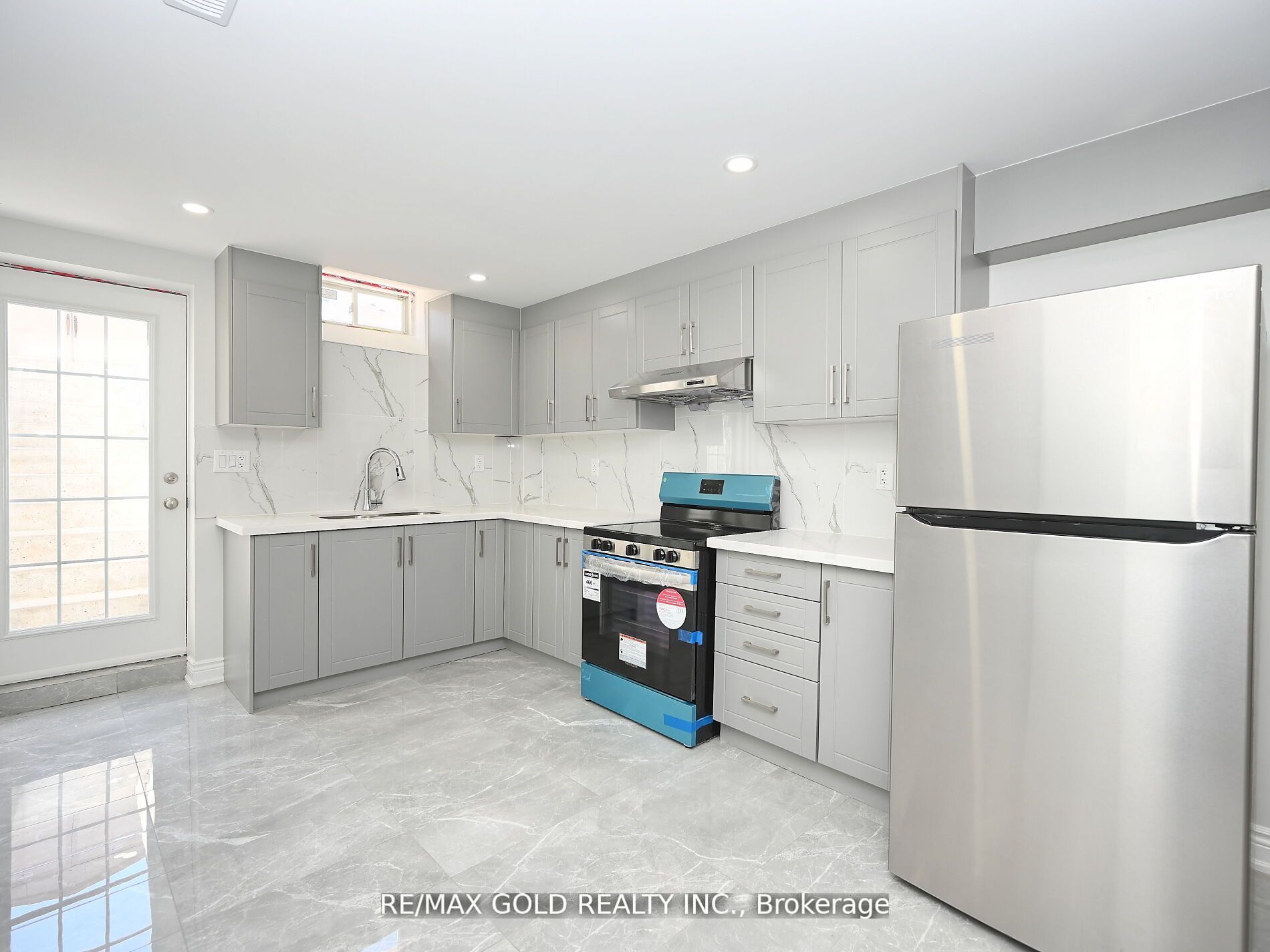 6 Oatfield Road