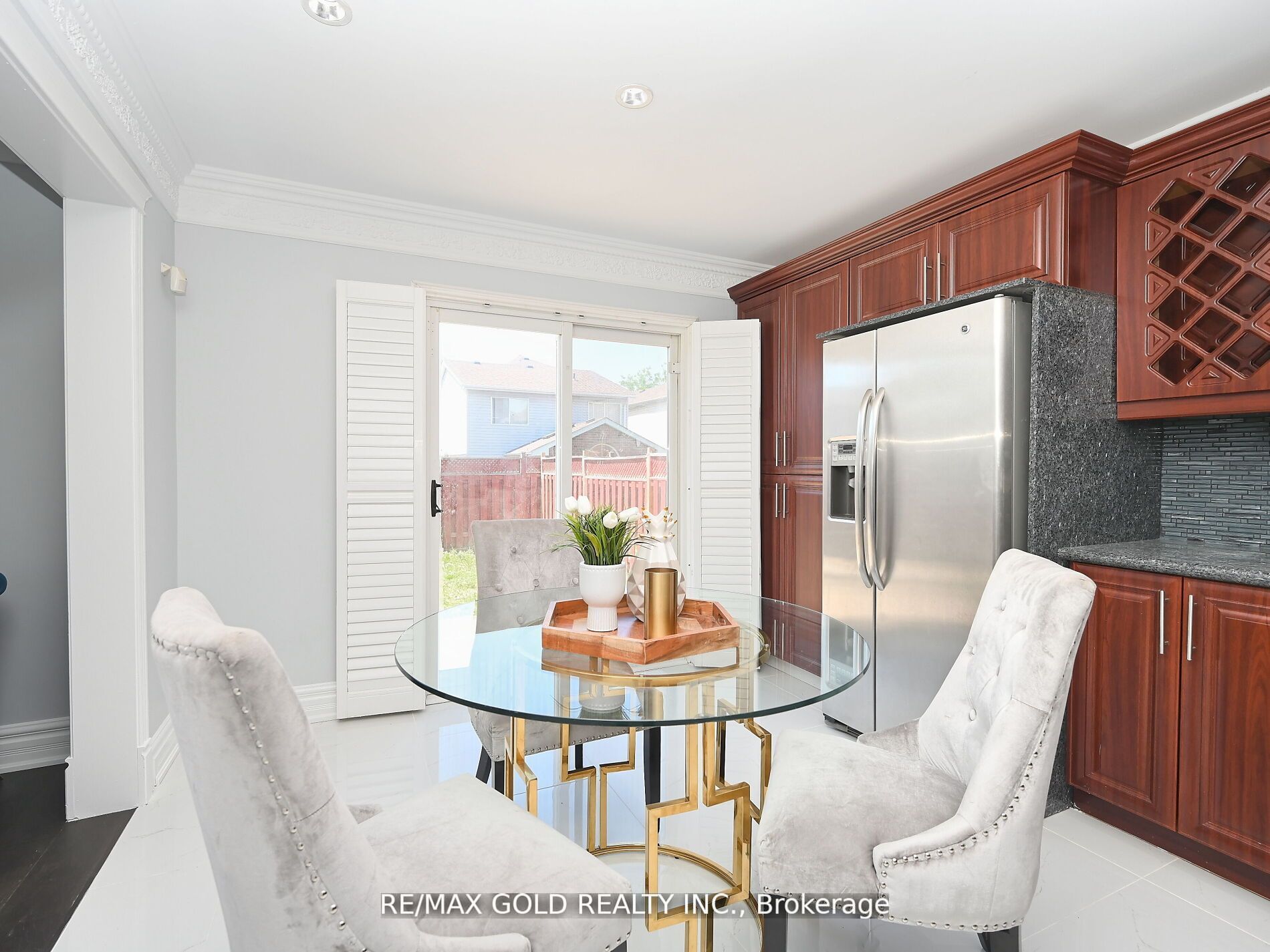 6 Oatfield Road