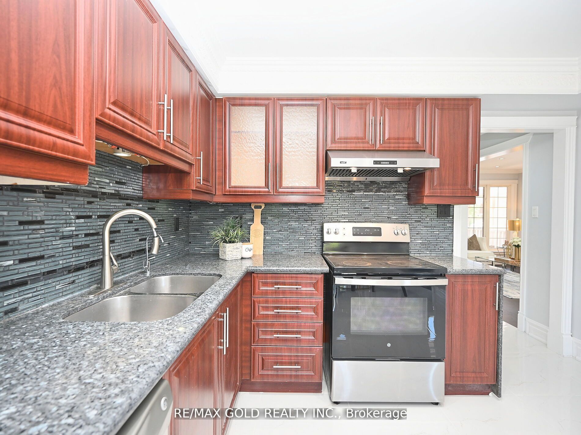 6 Oatfield Road
