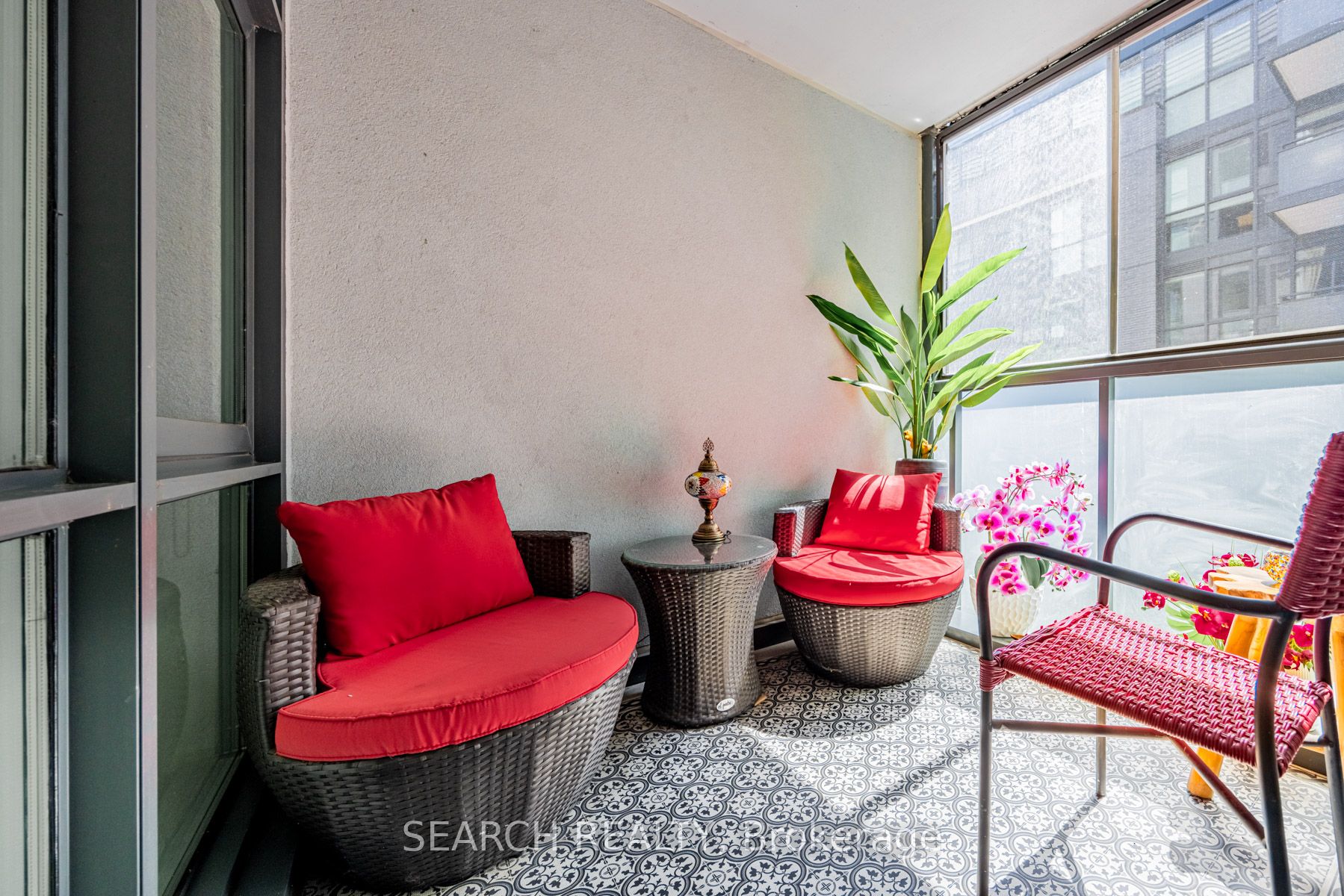 36 Howard Park Ave, #303