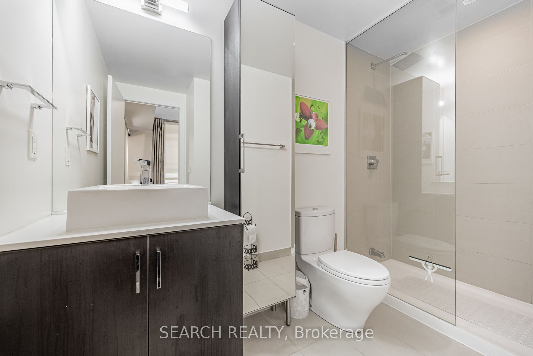 36 Howard Park Ave, #303