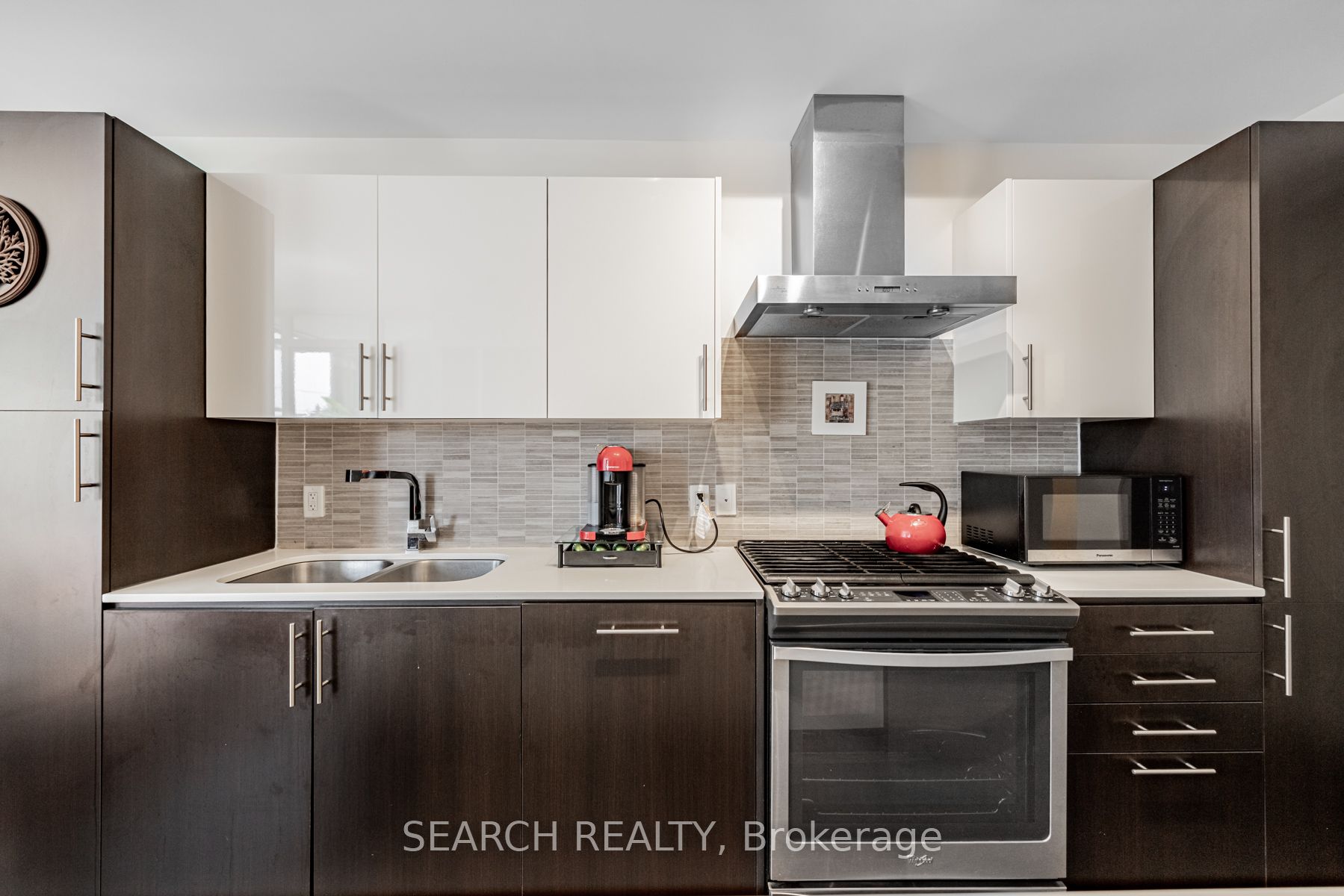36 Howard Park Ave, #303